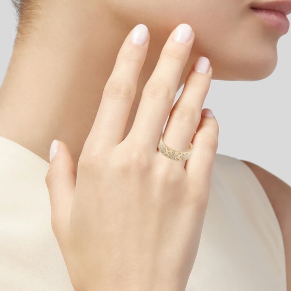 NWT GUCCI 18K Yellow Gold and White Enamel Icon Blooms Ring size 8 - Picture 11 of 13